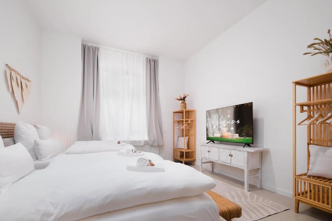 Park Avenue Apartments - Dom Mit Stil - Kueche - Parkplatz - Wlan - 65 Zoll Tv - Netflix Cologne 0*,  Germany
